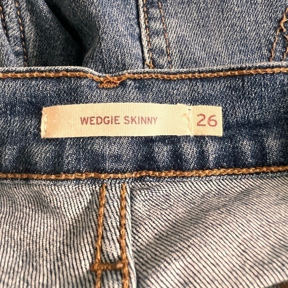 Levi’s Wedgie Skinny Medium Wash High Rise Button Fly Tough Love Blue Jeans 26 - Picture 13 of 16